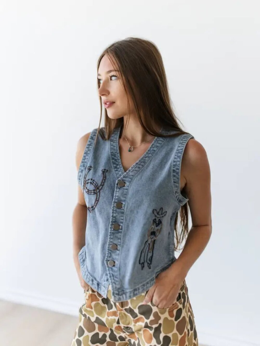 Roping Cowboy Embroidery Vest NEW